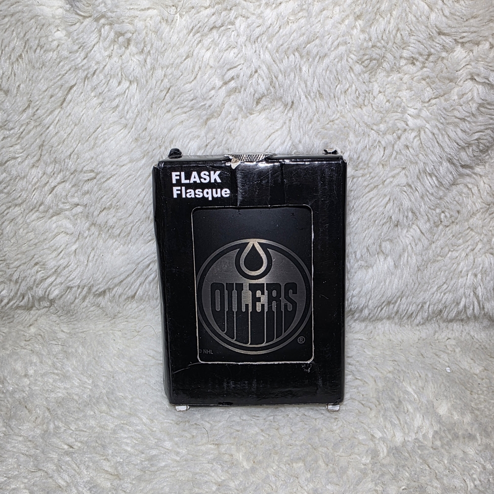NIB Edmonton Oilers Matte Black Laser Etched Stainless Steel Hip Flask Fan Gift - Picture 2 of 5